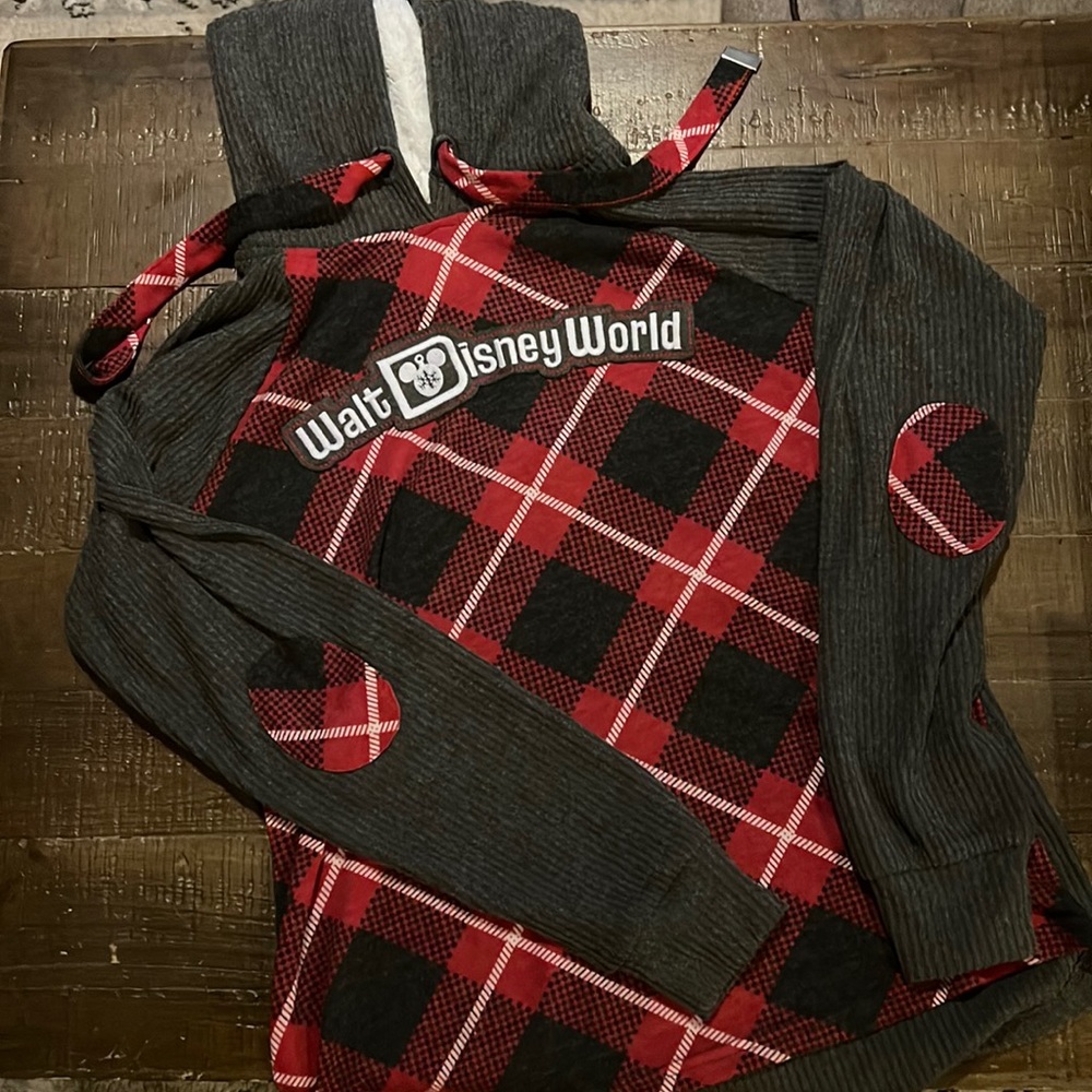 NWOT - Walt Disney World Holiday / Christmas hooded long sleeve